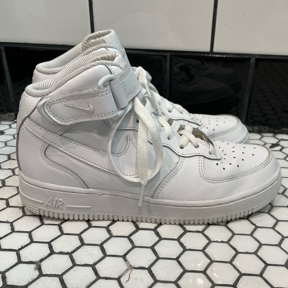 Nike Air Force 1 Mid White - Picture 4 of 7